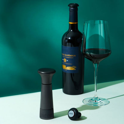 Innovine Vakuumpump Vin Grafit - Vinsparare med 2 Korkar