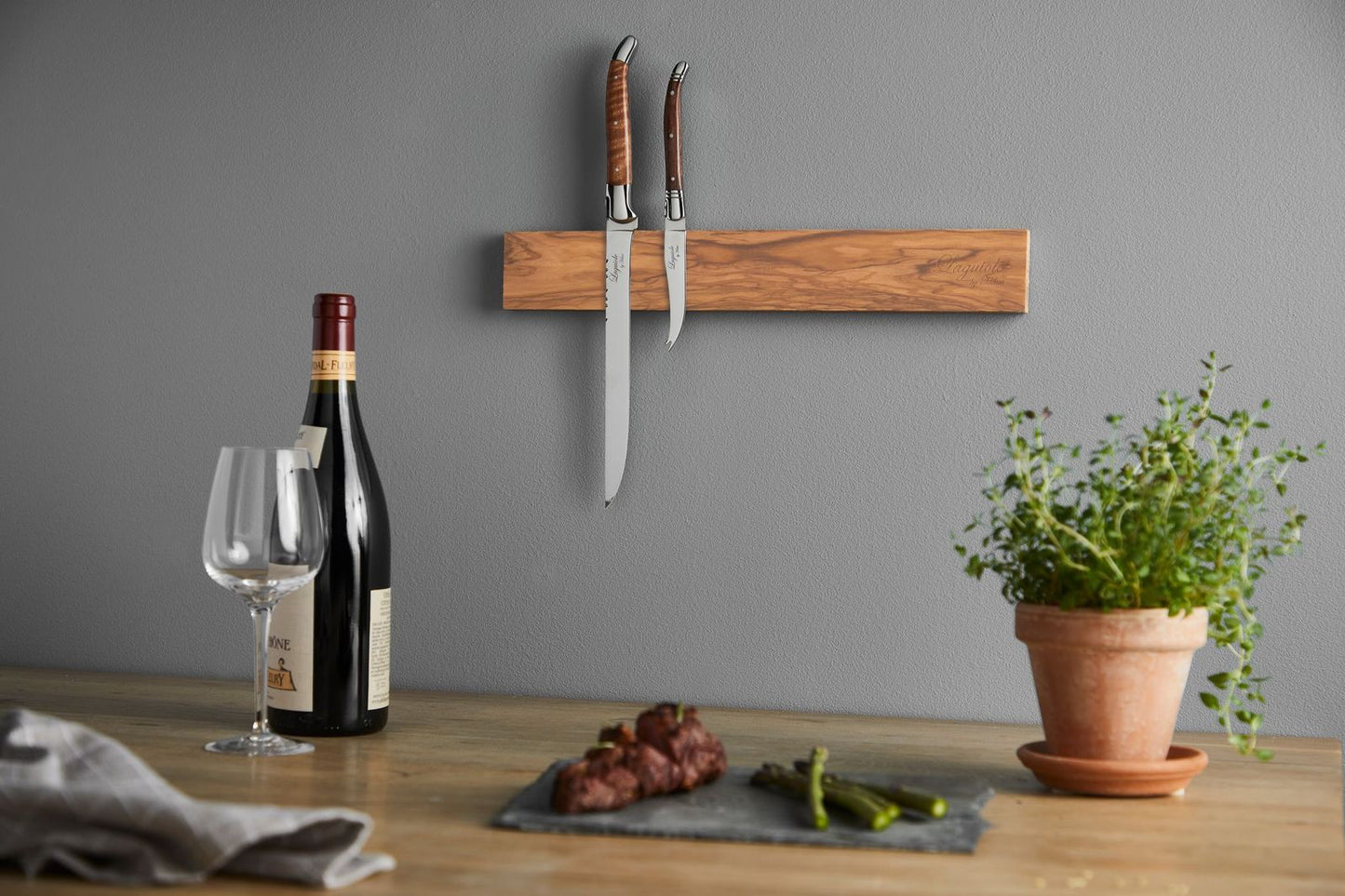 Laguiole By Hâws Magnetic Knife Wall Holder Olive